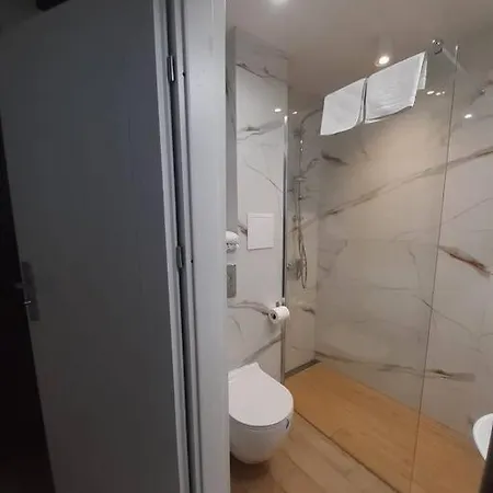 Lubmarex 1 Aleja Solidarnosci 71